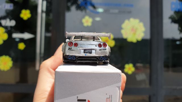 Xe Mô Hình🔮 LB*Works Nissan GT-R R35 Type 1 🔮

- Tỉ lệ :  1:64
- Hãng sản xuất : MiniGT ( kim Tuyến )