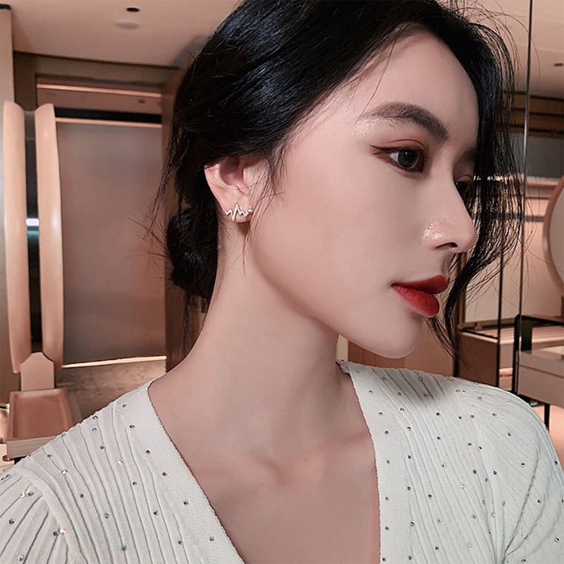 Khuyên Tai Nữ Hình Nhịp Tim Thời Trang