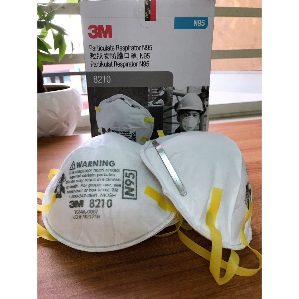 Khẩu Trang 3M 8210 N95 - Chính hãng 100%  Hiệu quả lọc đạt ít nhất 95% các hạt bụi mịn, vi khuẩn vir