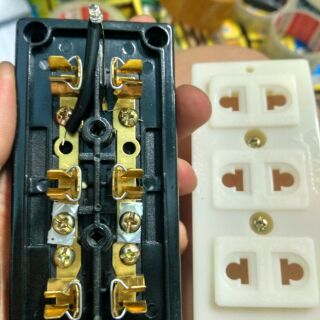 Ổ cắm 3 lỗ K103 - HÀNG BÌNH DÂN