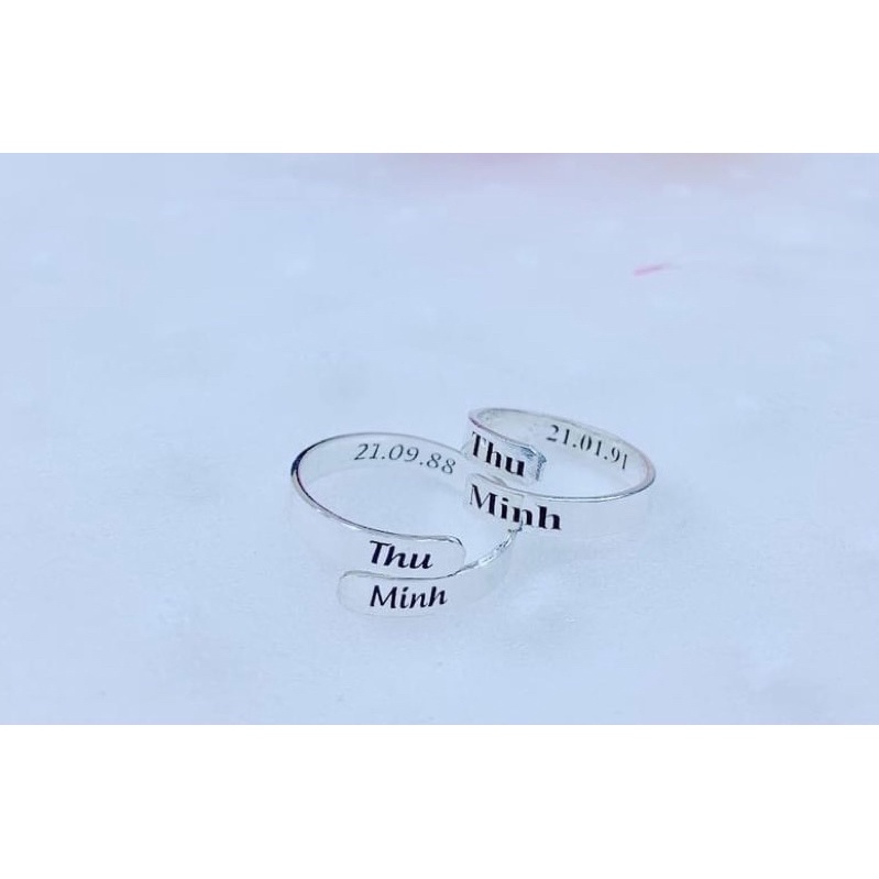 Nhẫn bạc khắc chữ theo yêu cầu, lưu giữ kỉ niệm theo cách ấn tượng độc đáo và cá tính nhất - Nomi Shop
