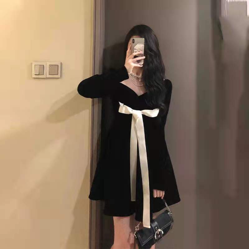 Đầm hoa eo cao thời trang mùa xuân mới 2021