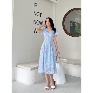 Váy voan hoa cổ V cúc gỗ