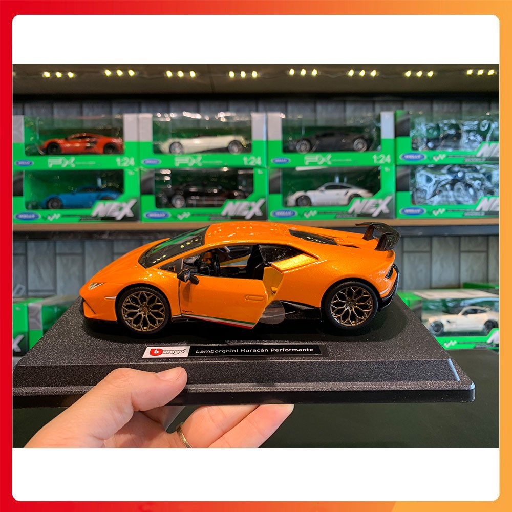 Mô Hình xe Lamborghini Huracan Performante tỉ lệ 1:24 Bburago