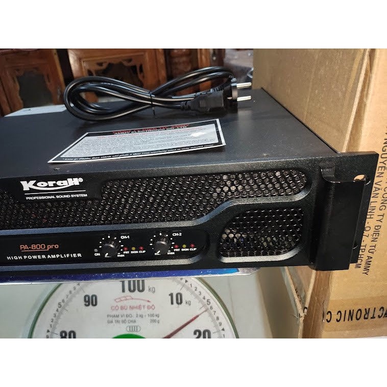 Đẩy công suất Hãng KORAH, Model PA 800 Pro, 36 sò, 2400w, main xanh ,linh kiện cao cấp, 36 sò Japan, nguồn xuyến đồng.