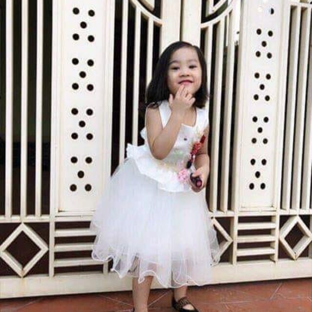 Váy lụa và váy nhung
