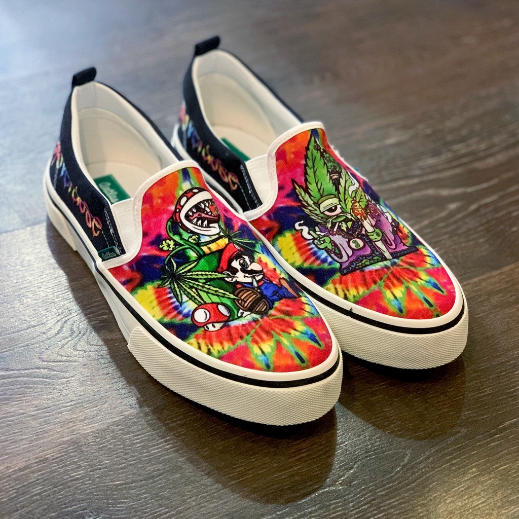 Giày Slip-on AATLAS in hoạ tiết cana.bis nền đỏ (size 37)