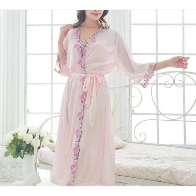 Áo choàng váy ngủ màu hồng dịu dàng, set áo choàng kèm váy satin gợi cảm TK407