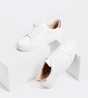 Giầy sneaker