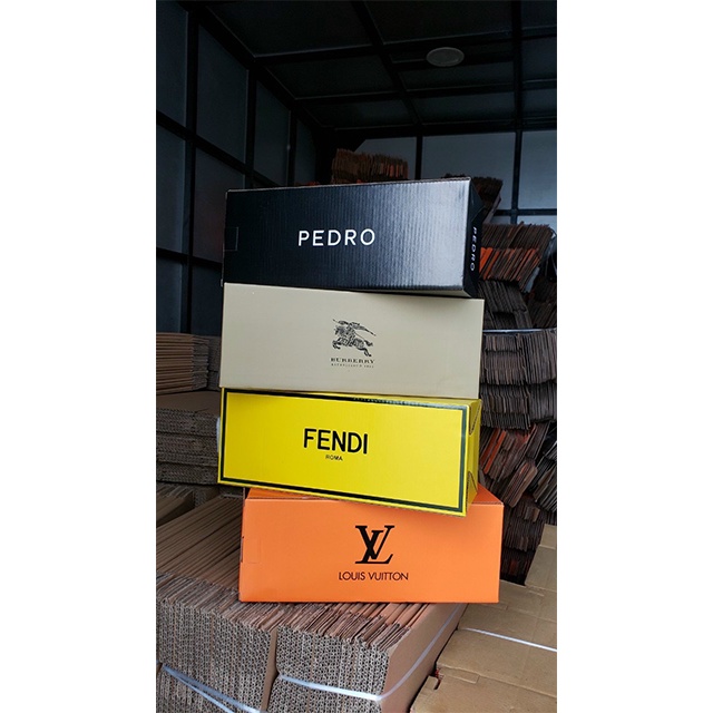 Hộp Dép Pedro, Buberry, Lv, Fendi Mẫu Mới Nhất Kích Thước 32x14x12
