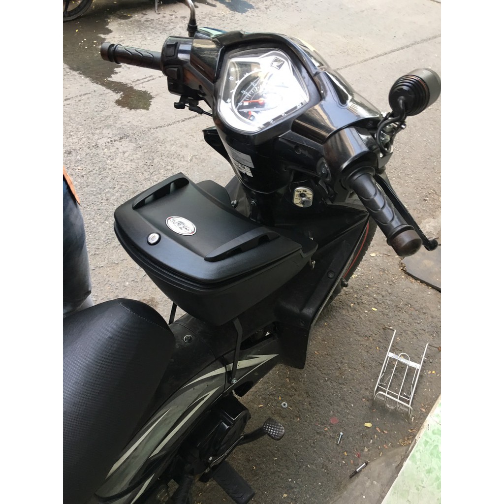 Thùng giữa Wave RSX mẫu thùng givi K10N kèm bát gắn chuẩn theo xe Wave RSX, hàng Givi chính hãng, bảo hành 2 năm