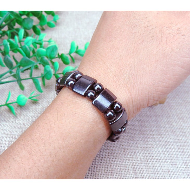 Vòng tay kim loại đen, nam nữ đều đeo được, cầm nặng tay, hàng đẹp hơn hình nha các bạn, hàng có sẵn.