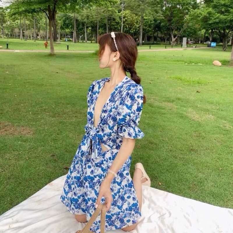 Đầm Tay Phồng Cổ Chữ V Thiết Kế Mới Thời Trang Mùa Hè Dành Cho Nữ