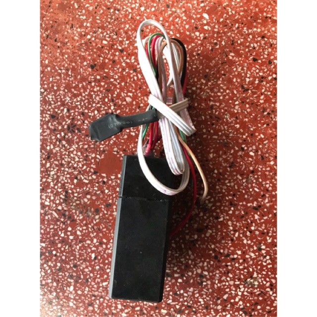 Công tắc cảm ứng đá đèn passing