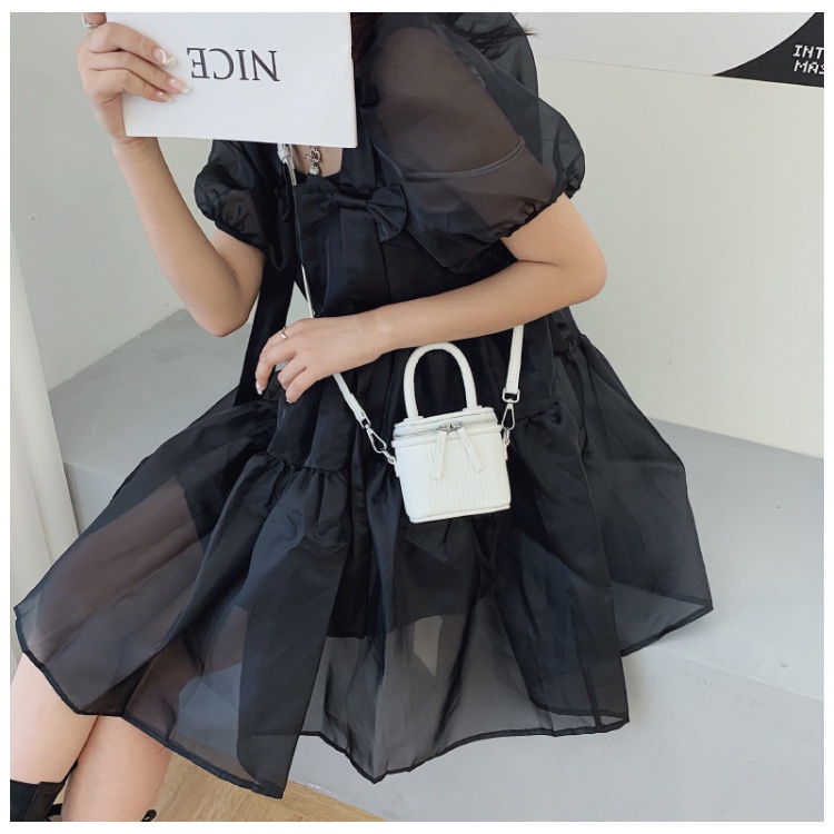 Túi Đeo Chéo Dạng Xô Họa Tiết Kẻ Sọc Thời Trang Cho Nữ