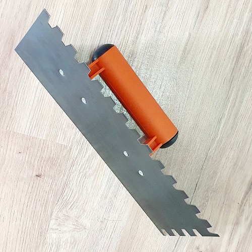 Bay Thép Chữ Nhật 30x11cm Rãnh 2 Cạnh Liền Kề Răng Cưa Lớn 1x1cm Cán Nhựa Bắt Vít Thi Công Xây Dựng Chuyên Dụng