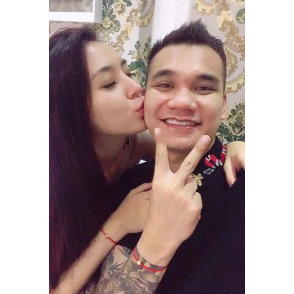 Vòng tay chỉ đỏ M.a.y m.ắ.n T.à.i L.ộ.c Thái Lan