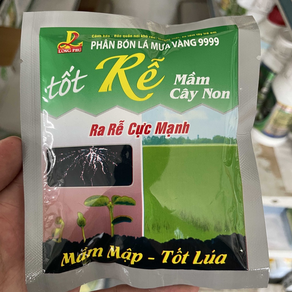 Phân bón lá 15-30-15 Tốt Rễ - Xanh Lá - Mập Mầm - Gói 40Gram. Thương Hiệu Long Phú