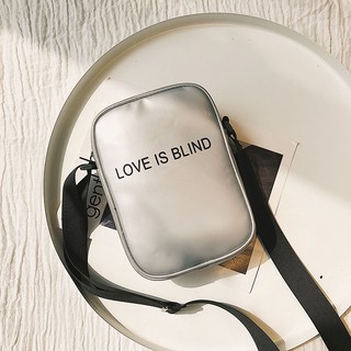 Túi đeo chéo Love is Blind