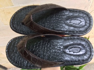 Dép Da Cá Sấu  Size 42 & 43 Màu Nâu Đất