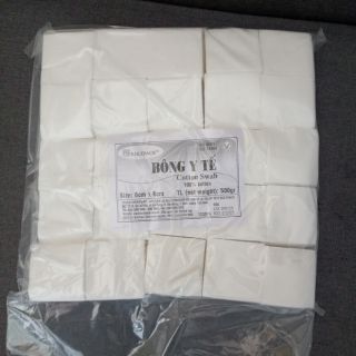 Combo 5 bịch bông gòn cắt sẵn, mỗi bịch 500gram, kích thước miếng bông 6cm×6cm, hãng Bảo Thạch, giá 550.000 đồng.