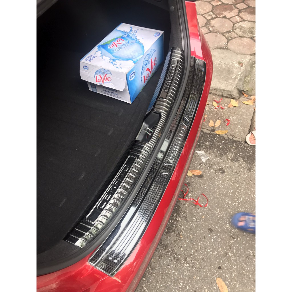 Ốp chống trầy cốp trong, ngoài xe Kia Cerato 2016- 2018 chất liệu titan cao cấp