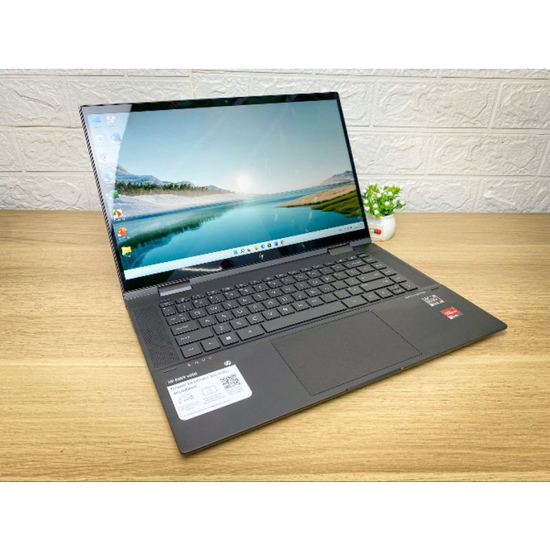 Siêu phẩm Hp Envy 360. Cảm ứng xoay 360 độ giá 14 triệu 990k. Hàng mới bảo hành 12 tháng