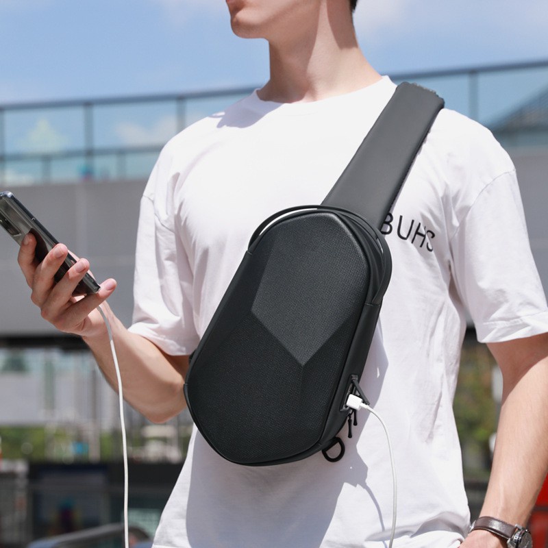 Túi đeo chéo ngực YILIONGDAQI vỏ cứng chống thấm nước có cổng sạc USB thời trang 2021 cho nam