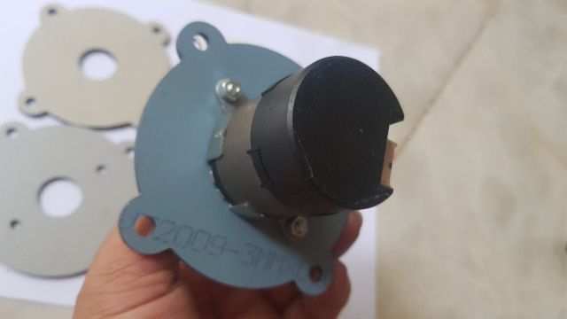 Tấm pad gắn động cơ BLDC vào khung quạt B4