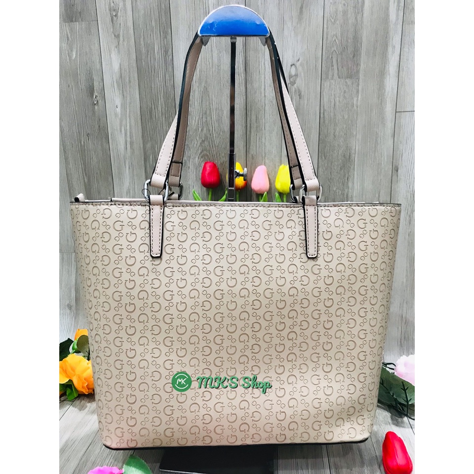 TÚI TOTE ĐEO VAI GUESS MÀU NÂU NHẠT - SIZE 30CM