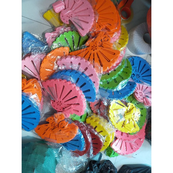 Quạt nỉ trang trí