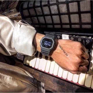 Đồng hồ nam nữ Casio G-shock DW-5600BB - Kích thước vỏ : 48,9×42,8×13,4mm