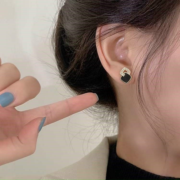 Bông tai thời trang nữ đính cườm BTZ555