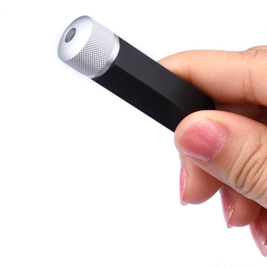 Đèn chiếu tạo hiệu ứng bầu trời đầy sao tự động sạc usb tiện dụng cho xe hơi