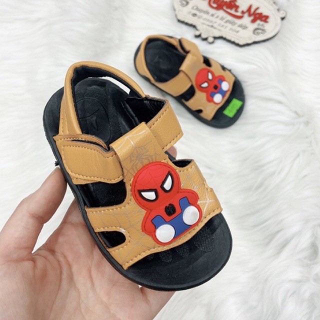 dép quai hậu tập đi bé trai mềm êm nhện vàng size 21-25