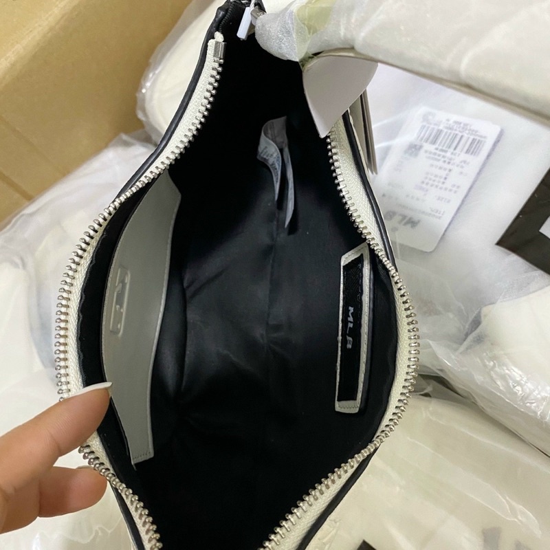 Túi M L B màu trắng