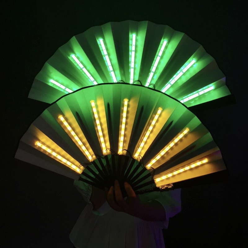 Quạt lụa đèn led phát sáng cháy phố tặng kèm pin CR2032