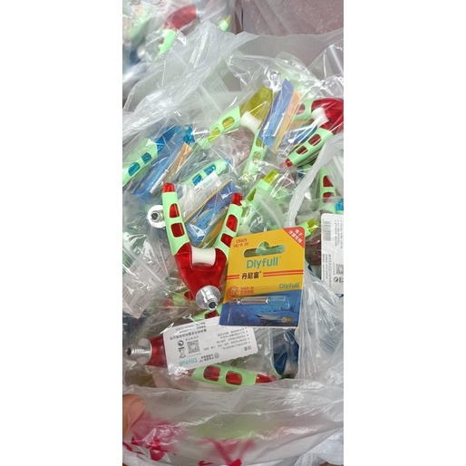 Đầu gác cần có đèn . Tiện lợi khi đi câu cả ngày lẫn đêm