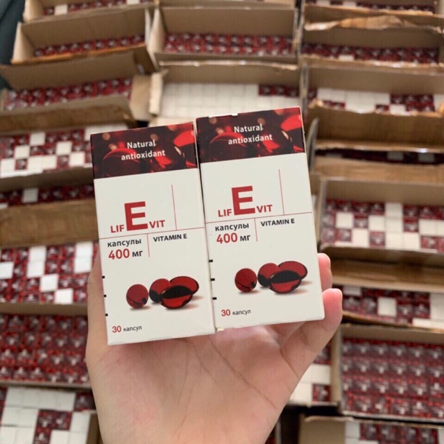 E đỏ hàng Nga