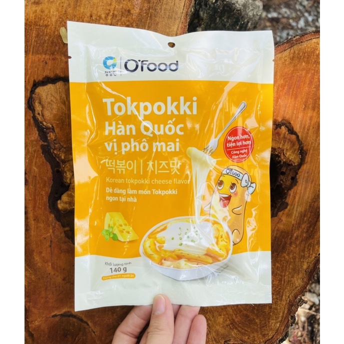 Tokbokki Hàn Quốc O'Food gói 140g vị phô mai, có kèm theo sốt nấu, hạn sử dụng 12 tháng