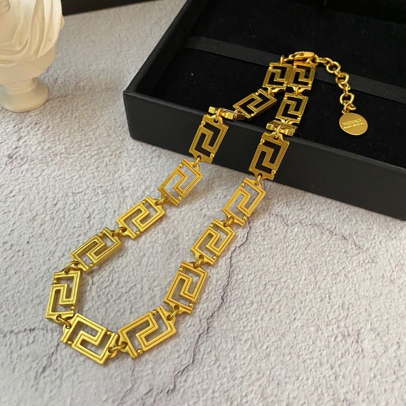 VÒNG CỔ VERSACE TRƠN KIỂU ĐƠN GIẢN