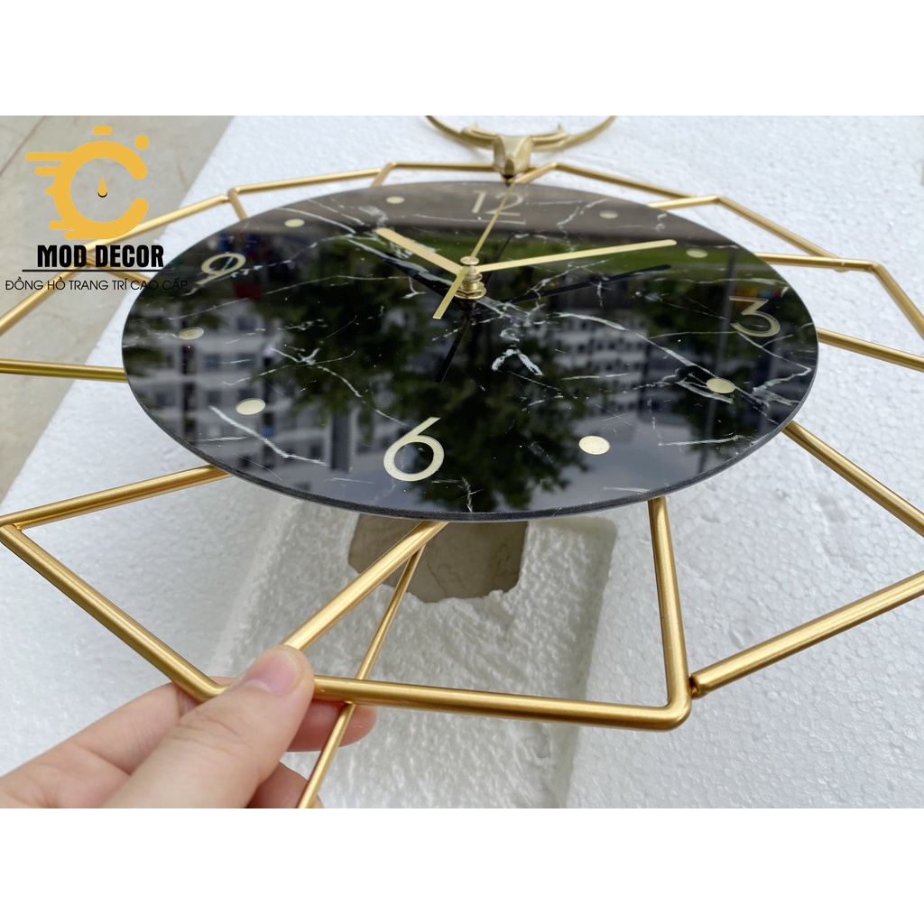 Đồng hồ treo tường kim trôi quả lắc bộ số nổi 2072A