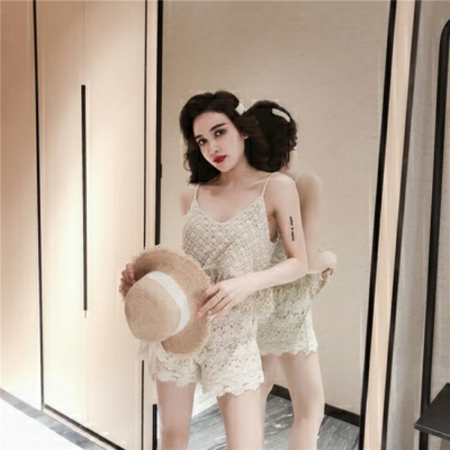 Áo 2 dây ren tua rua xinh xắn