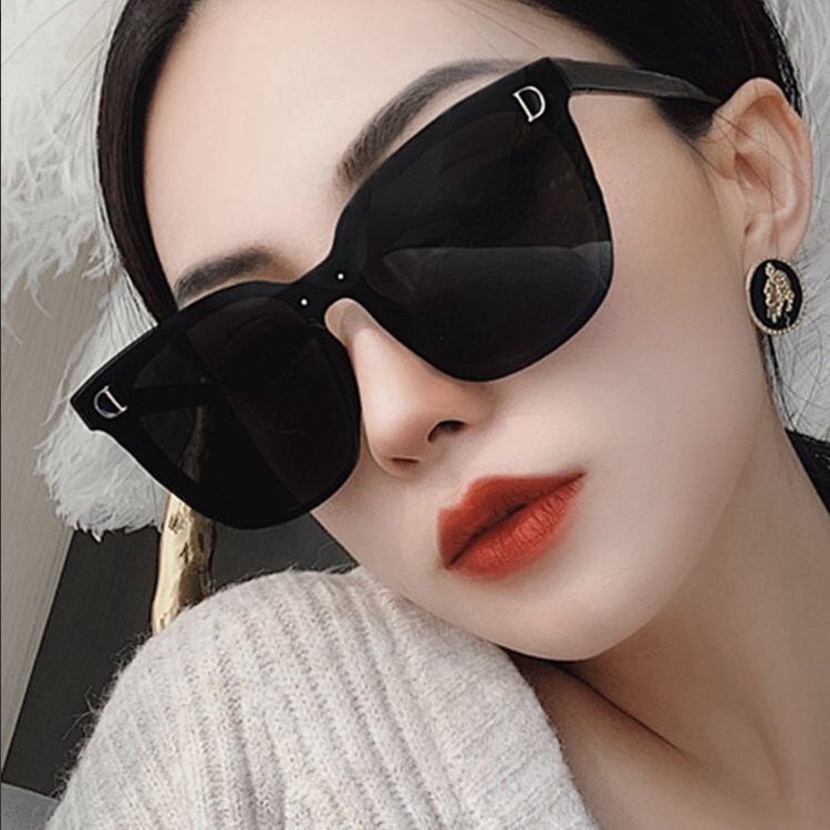 K11-K11-1 - Kính mát nam nữ, mắt kiếng râm thời trang chống nắng du lịch màu trắng hoặc đen chữ D