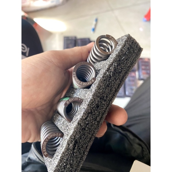 Lò xo đầu độ TA ex135-ex150 2015-2019