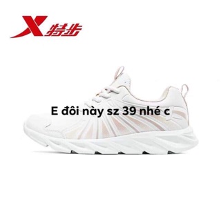 Com bo giày và áo