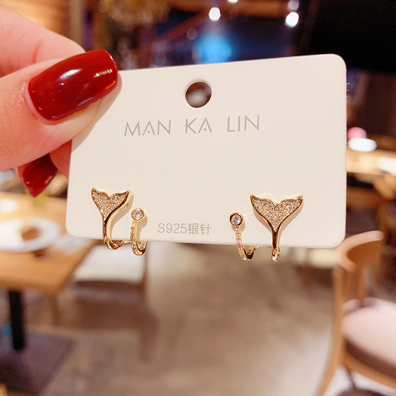 Hoa tai kiểu đuôi cá độc đáo dành cho nữ