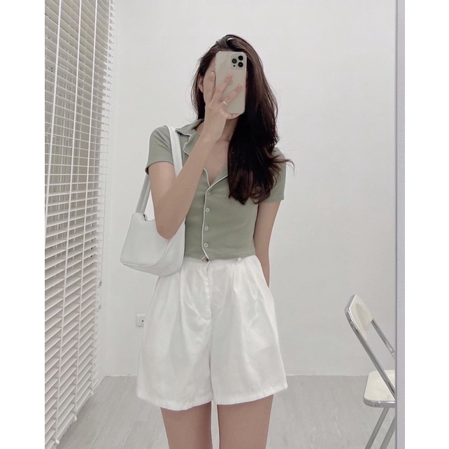 Croptop cổ vest viền trắng