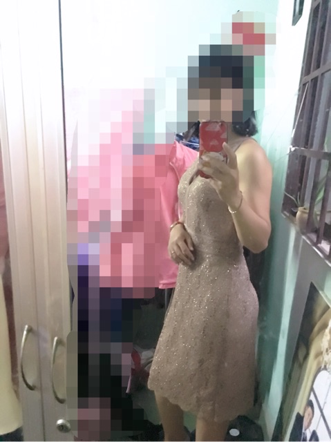 Đầm yếm ánh nhũ