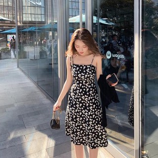 Đầm hoa cúc vải lụa xịn